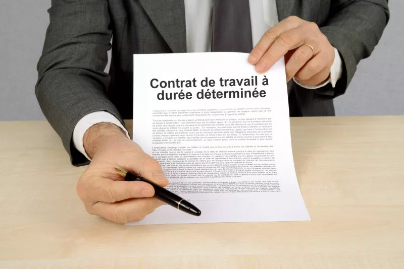Le contrat à durée déterminée CDD est un contrat de travail temporaire dont la durée est limitée
