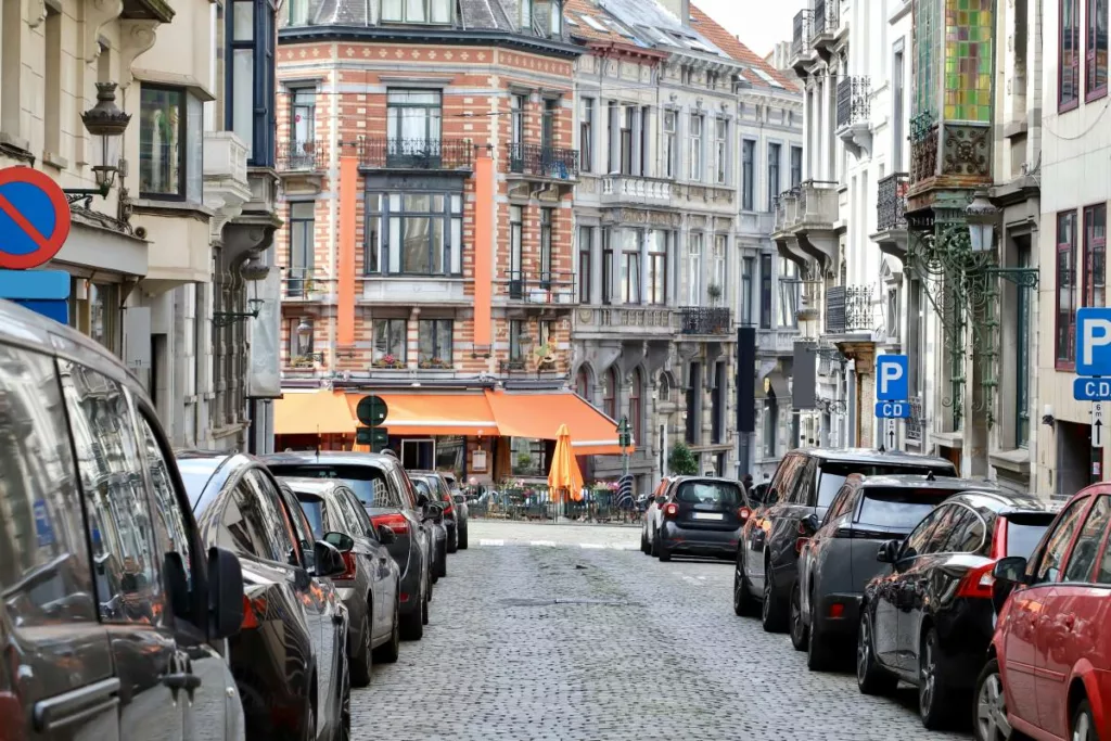 Découvrez comment vous garer sans frais à Bruxelles grâce aux parking gratuits.