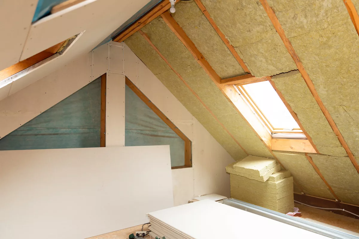image de travaux de toiture, type de travaux impacté par la réforme des primes habitation en Wallonie