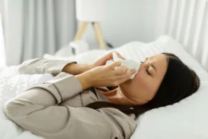 Une salariée malade qui bénéficie de sa demande du congé maladie de 3 jours sans certificat médical.