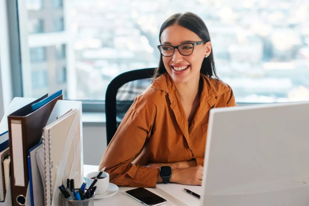 Une travailleuse indépendante qui a commencé son activité en Wallonie, sans gestion de base.